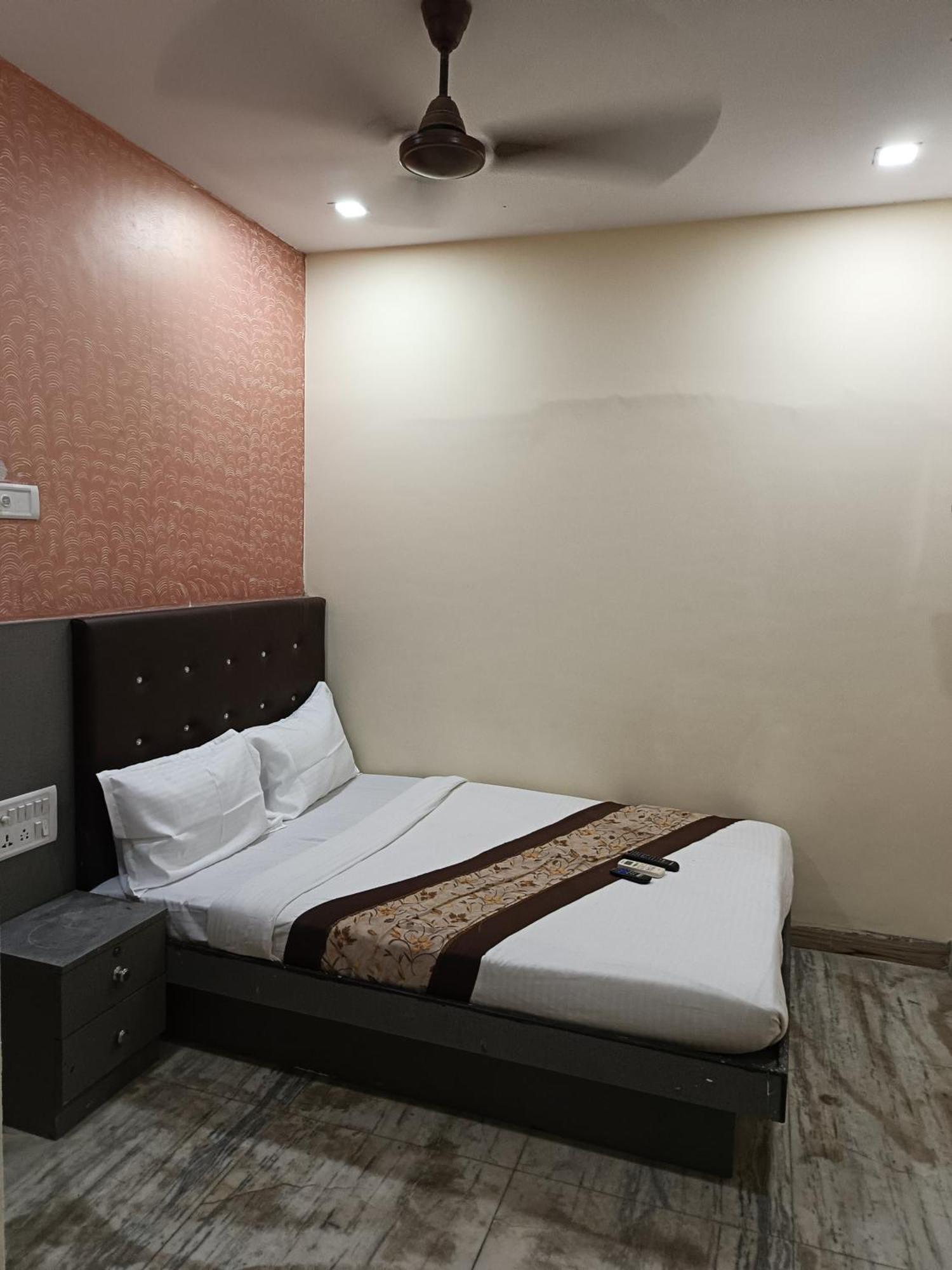 Hotel Urban Comfort Mumbai Ngoại thất bức ảnh